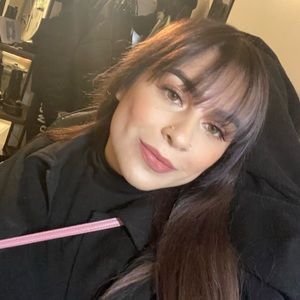 Meet your Posher, Julissa